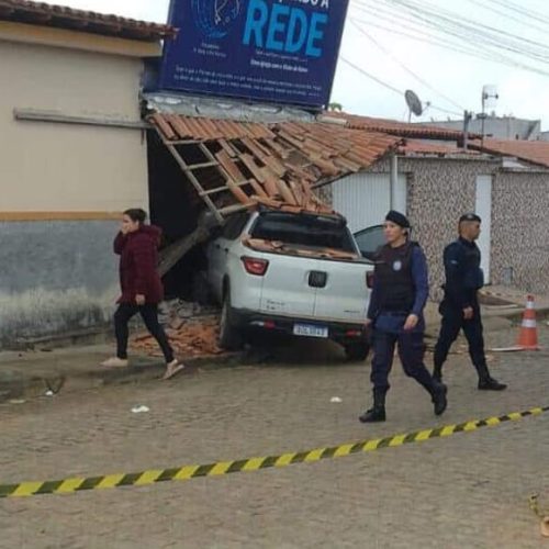 Mulher é atropelada e morta a facadas pelo ex-companheiro em plena luz do dia na cidade de Planalto