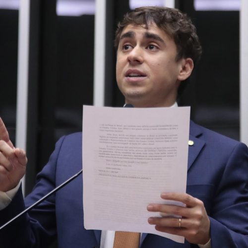 Nikolas Ferreira protocola pedido de impeachment e acusa Lula de submeter o Brasil a regimes autoritários
