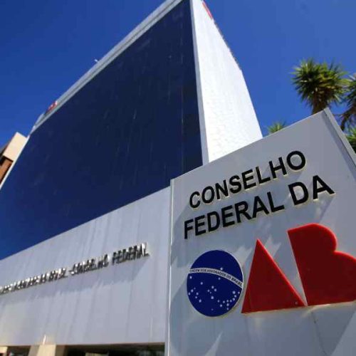 OAB critica STF e políticos e alerta para riscos à Constituição