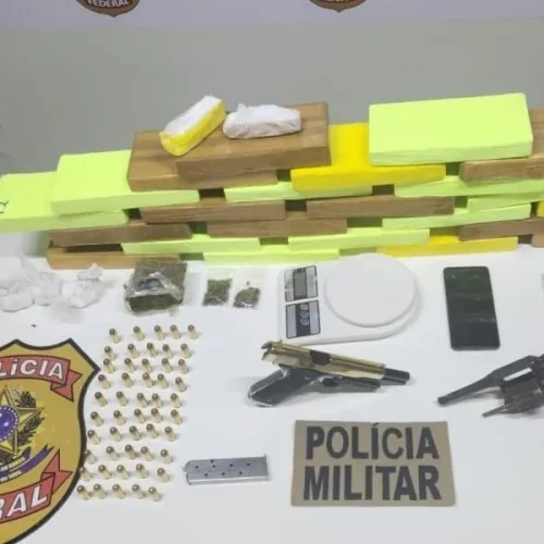 Operação integrada em Barreiras apreende 27 quilos de cocaína e armamentos