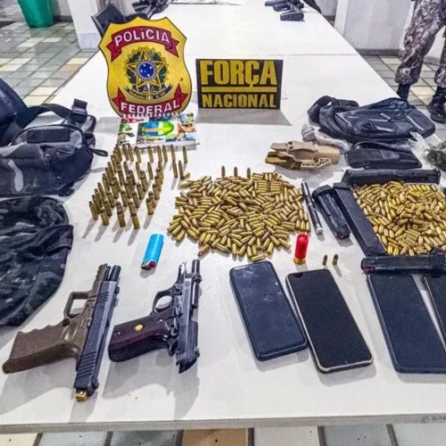 PF e Força Nacional apreendem arsenal em território indígena marcado por conflitos na Bahia