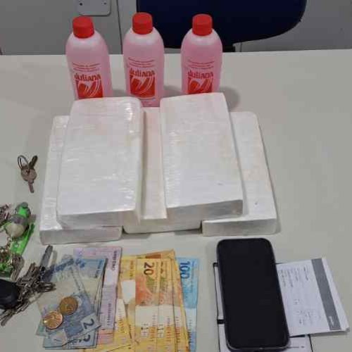 PM intercepta carro com 5 quilos de cocaína e desarticula ação criminosa em Itapetinga