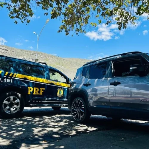 PRF recupera veículo roubado do Rio de Janeiro durante fiscalização em Jequié