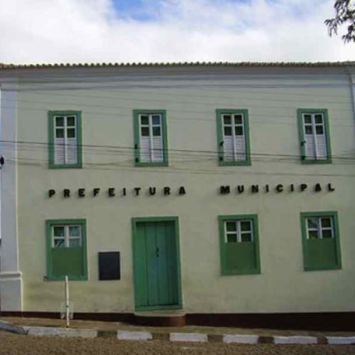 Paramirim oficializa quatro escolas municipais em comunidades rurais
