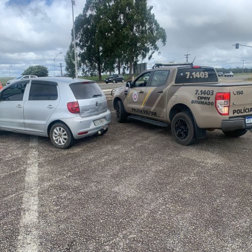 Polícia Rodoviária apreende veículo após condutor apresentar CRLV com indícios de falsificação