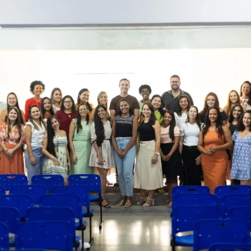 Posse de 28 cuidadores de creche reforça a educação infantil em Brumado