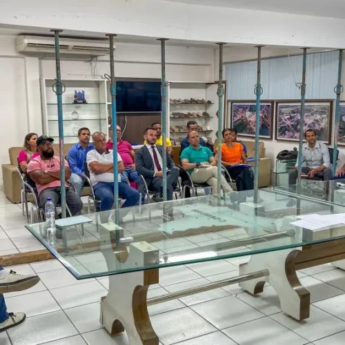 Prefeito se reúne com comissão da obra para alinhar projeto do Novo Mercado Municipal de Brumado