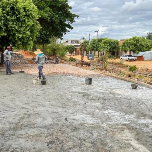 Prefeitura de Brumado intensifica obras de pavimentação e saneamento em diversos bairros da cidade
