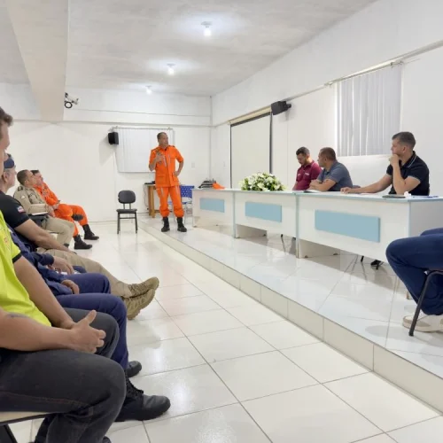 Prefeitura de Brumado realiza reunião com forças de segurança para planejamento operacional do aniversário da cidade