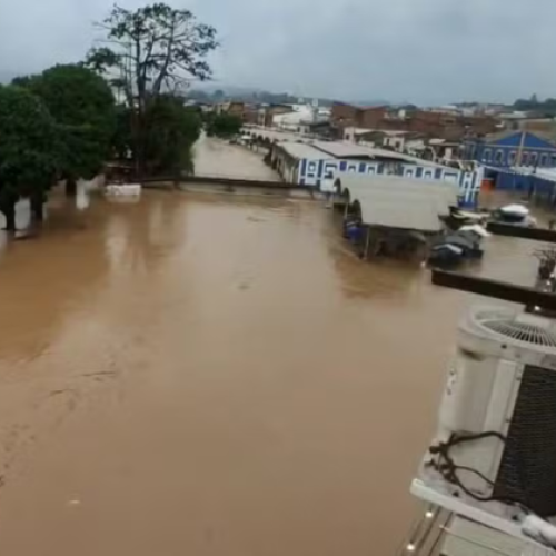 Prefeitura de Santo Amaro suspende aulas e decreta estado de emergência após fortes chuvas
