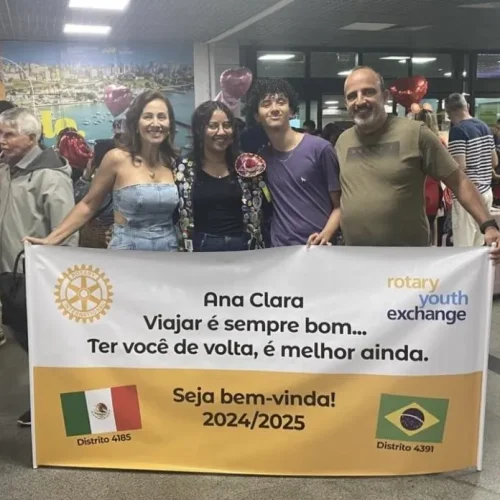 Rotary Club de Brumado celebra volta de Ana Clara após destaque no México