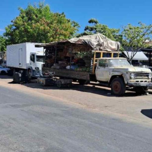 SMTRANS notifica caminhões na Feira Livre e intensifica fiscalização no centro de Guanambi