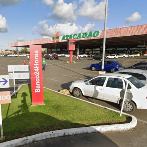 Tiroteio deixa duas pessoas baleadas e clientes em pânico em supermercado de Salvador