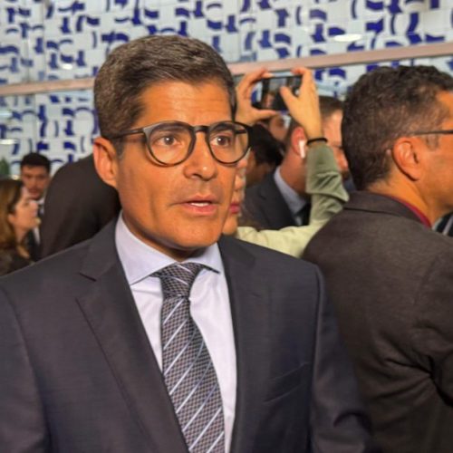 ‘Um governo que gasta muito e gasta mal’, diz ACM Neto após União Brasil e PP fecharem questão contra aumento de impostos