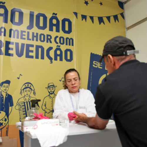 Estado promove mais de 800 testes de ISTs no 1º dia de festejos pelos 148 anos de Brumado
