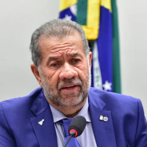 Oito em cada dez brasileiros dizem que Lupi deveria ter sido demitido, diz pesquisa AtlasIntel