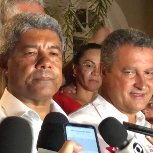 A fumaça incolor que sai da chaminé do Palácio de Ondina, por Raul Monteiro