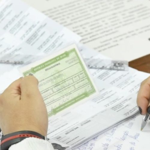 Mais de 260 mil eleitores na Bahia correm risco de ter título cancelado