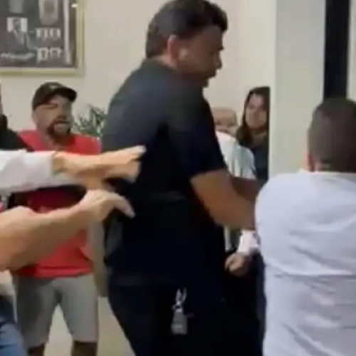 Vereadores trocam tapas após sessão na Câmara de Itatim